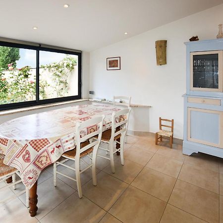 2 Bedroom Gorgeous Home In Villes-Sur-Auzon Exterior foto